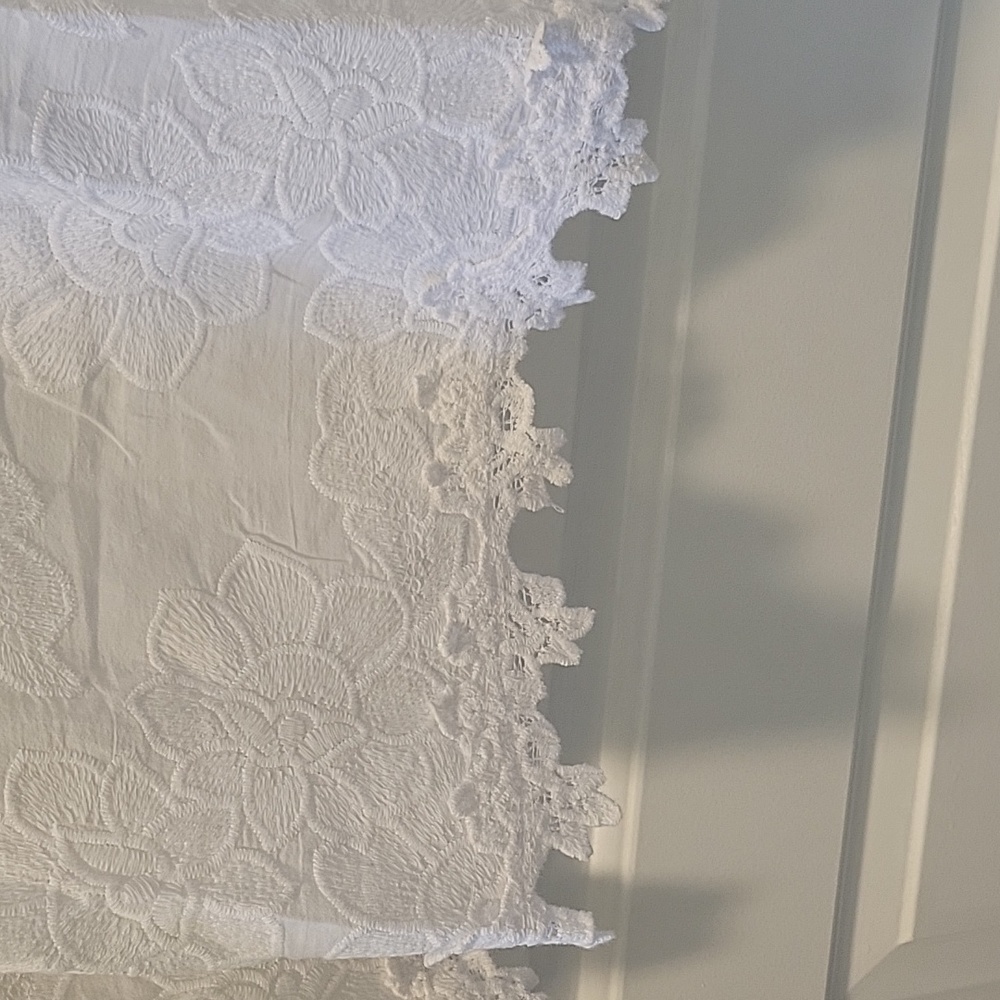 Pull-over white blouse. Chico's white, intricate detailed embroidery - Picture 3 of 7